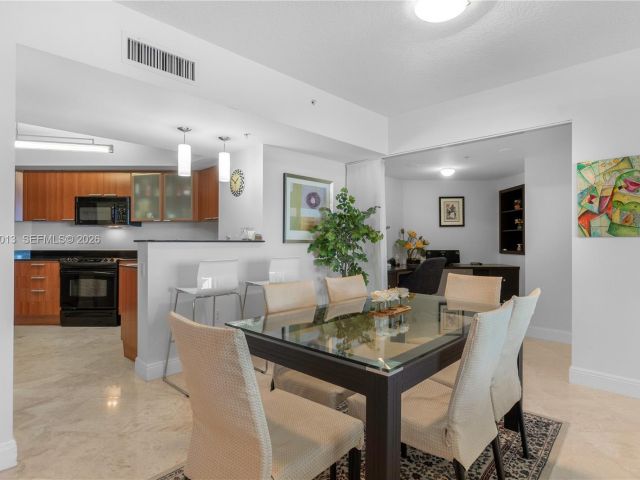 Apartment for rent  Unit #3803 - photo 7486587