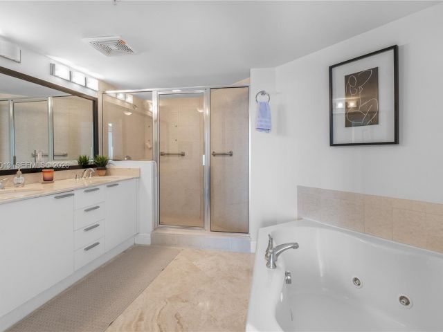 Apartment for rent  Unit #3803 - photo 7486594