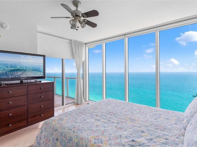 Apartment for rent  Unit #3803 - photo 7486595