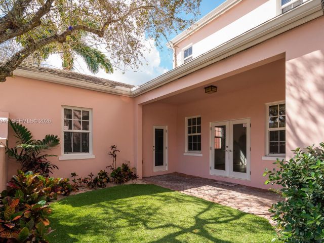 Home for rent at 520 Loretto Ave 21 - photo 7470985