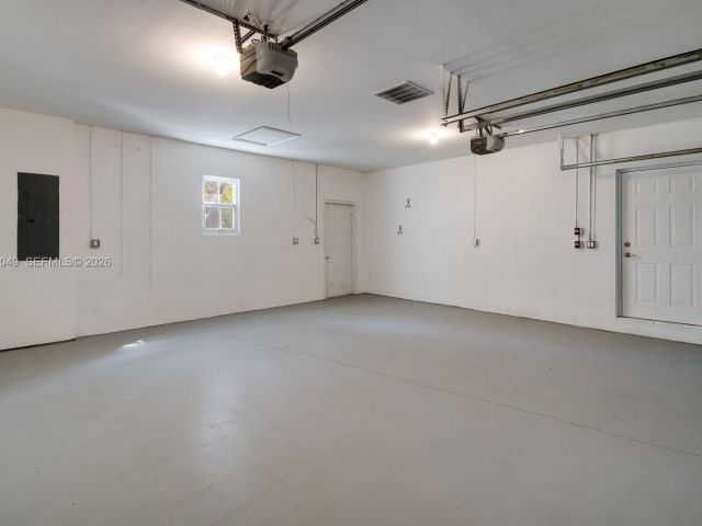 Home for rent at 520 Loretto Ave 21 - photo 7471018