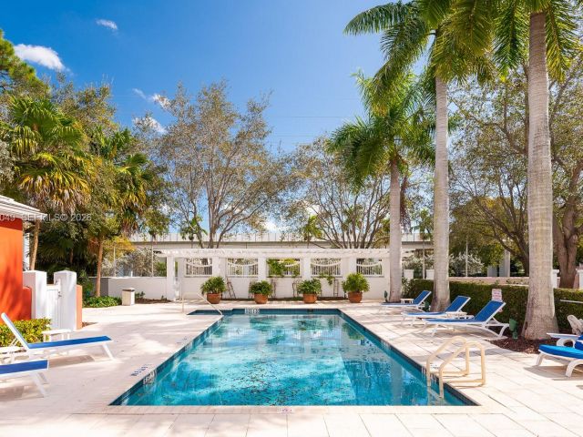 Home for rent at 520 Loretto Ave 21 - photo 7471019