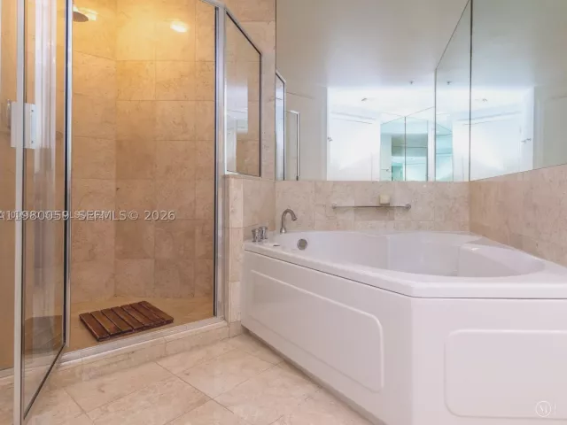 3-bedroom condo for sale in Miami - 848 Brickell Key Dr 1201 - MondialRealty