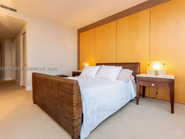 3-bedroom condo for sale in Miami - 848 Brickell Key Dr 1201 - MondialRealty