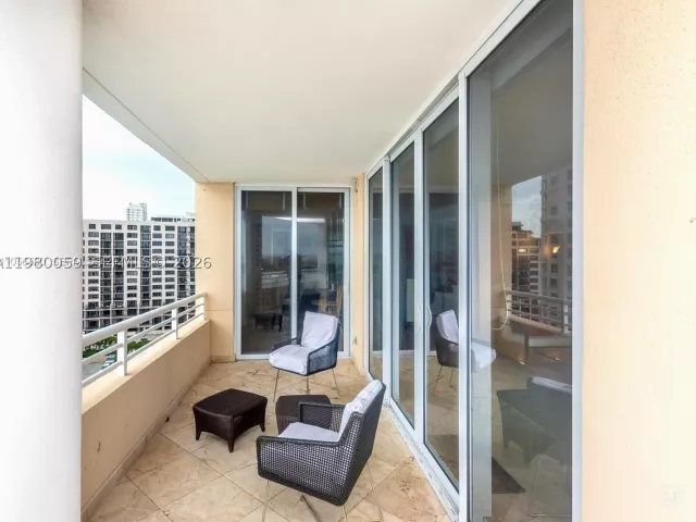 3-bedroom condo for sale in Miami - 848 Brickell Key Dr 1201 - MondialRealty