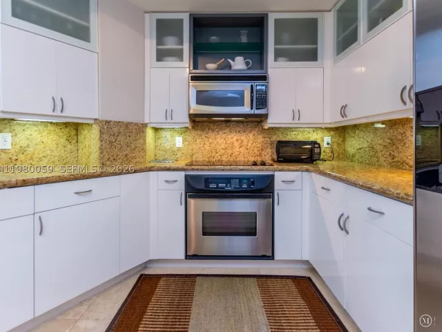 3-bedroom condo for sale in Miami - 848 Brickell Key Dr 1201 - MondialRealty