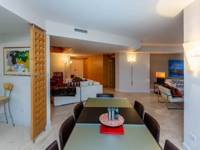 3-bedroom condo for sale in Miami - 848 Brickell Key Dr 1201 - MondialRealty