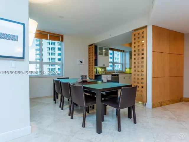 3-bedroom condo for sale in Miami - 848 Brickell Key Dr 1201 - MondialRealty