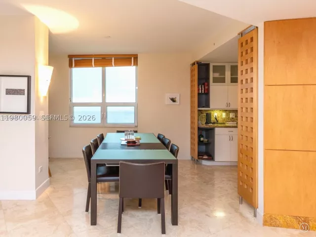 3-bedroom condo for sale in Miami - 848 Brickell Key Dr 1201 - MondialRealty