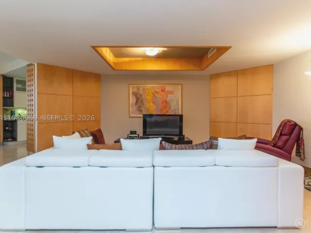 3-bedroom condo for sale in Miami - 848 Brickell Key Dr 1201 - MondialRealty