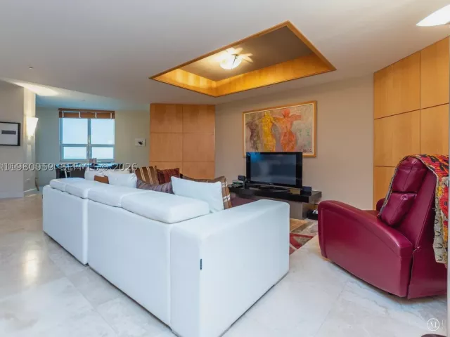 3-bedroom condo for sale in Miami - 848 Brickell Key Dr 1201 - MondialRealty