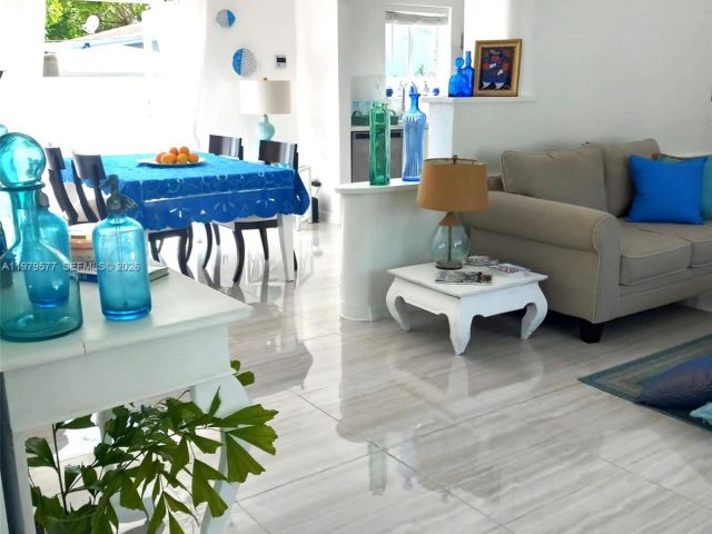 Home for rent at 6910 Rue Notre Dame 0 - photo 7468707