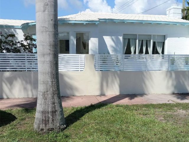 Home for rent at 6910 Rue Notre Dame 0 - photo 7468712