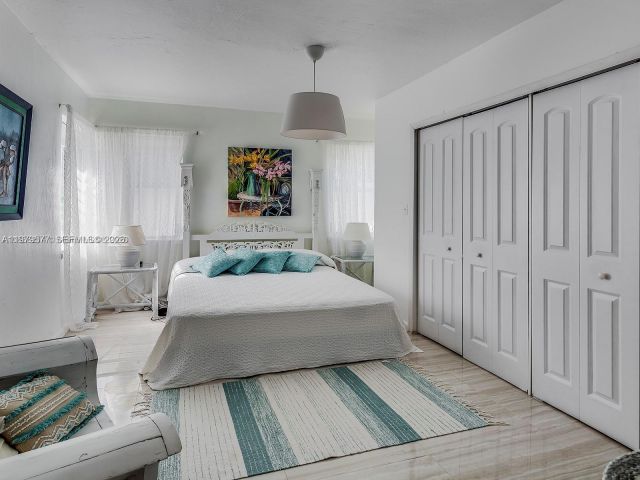 Home for rent at 6910 Rue Notre Dame 0 - photo 7468717