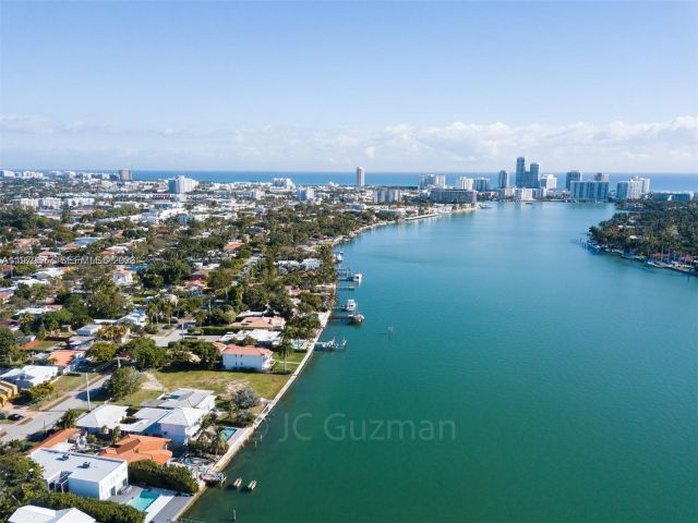 Home for rent at 6910 Rue Notre Dame 0 - photo 7468720