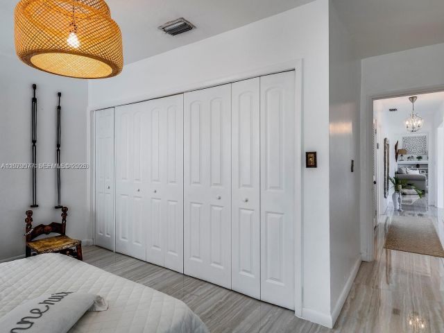 Home for rent at 6910 Rue Notre Dame 0 - photo 7468722