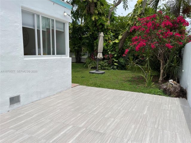 Home for rent at 6910 Rue Notre Dame 0 - photo 7468723