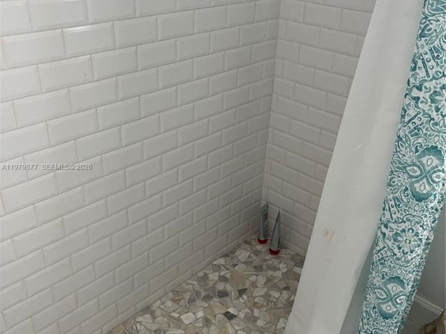 Home for rent at 6910 Rue Notre Dame 0 - photo 7468724