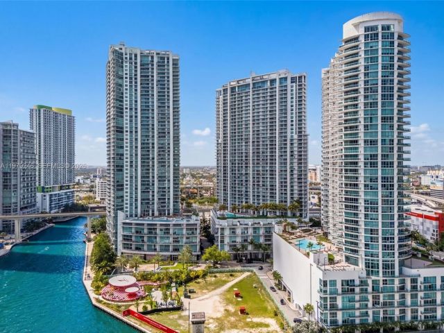 Apartment for rent  Unit #2006 - photo 7489517