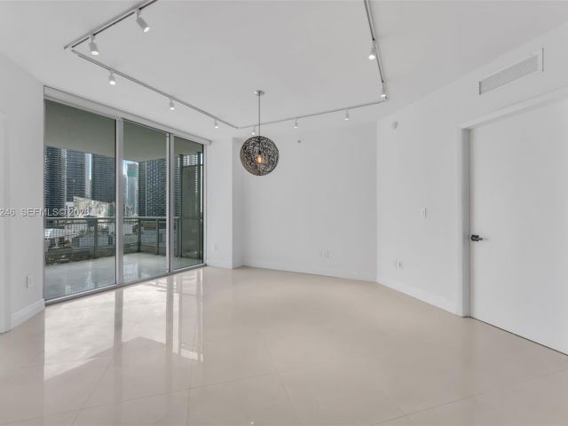 Apartment for rent  Unit #2006 - photo 7489524