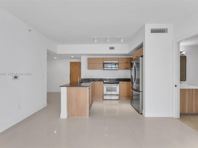 Apartment for rent  Unit #2006 - photo 7489527