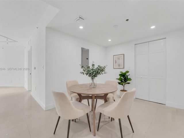 Apartment for rent  Unit #2006 - photo 7489531