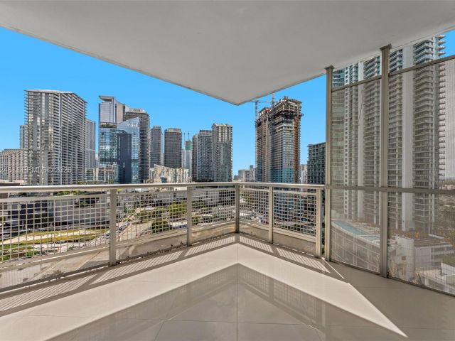 Apartment for rent  Unit #2006 - photo 7489534