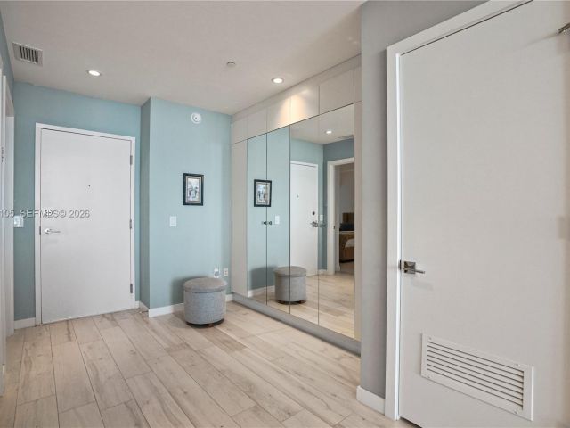 Apartment for rent  Unit #3906 - photo 7494512