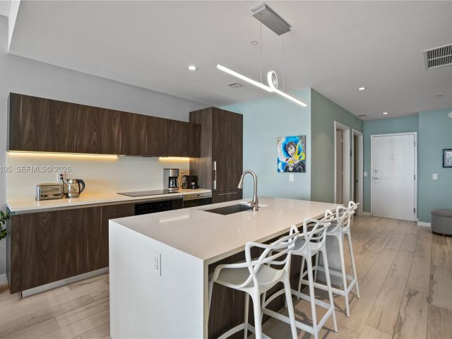 Apartment for rent  Unit #3906 - photo 7494515