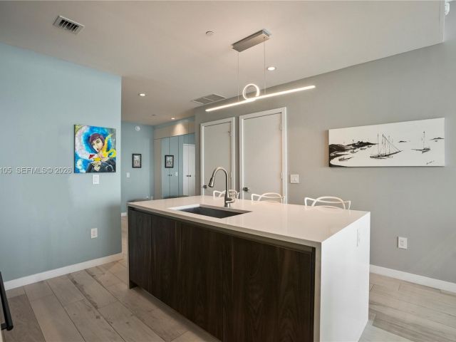 Apartment for rent  Unit #3906 - photo 7494517