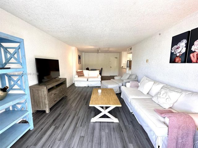 Apartment for rent  Unit #234S - photo 7522360