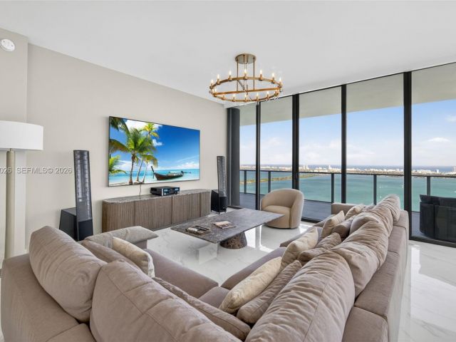 Apartment for rent  Unit #PH-5904 - photo 7514444