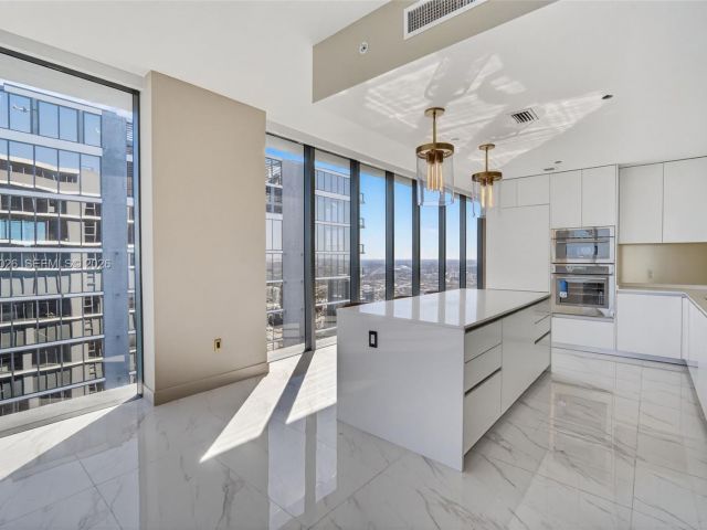 Apartment for rent  Unit #PH-5904 - photo 7514454