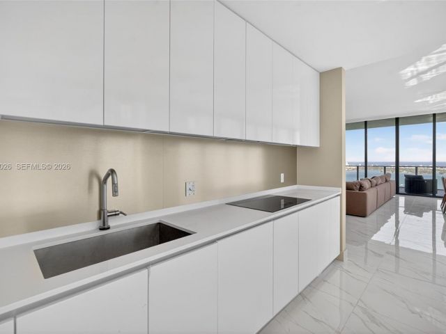 Apartment for rent  Unit #PH-5904 - photo 7514456