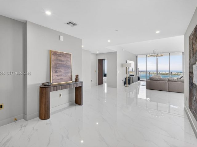 Apartment for rent  Unit #PH-5904 - photo 7514459