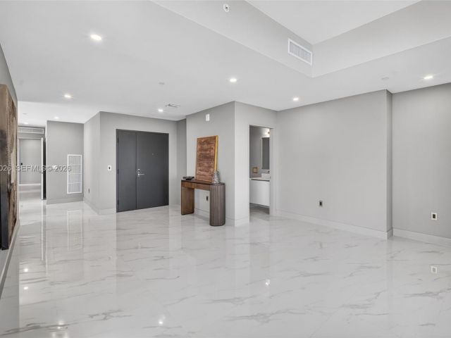 Apartment for rent  Unit #PH-5904 - photo 7514460