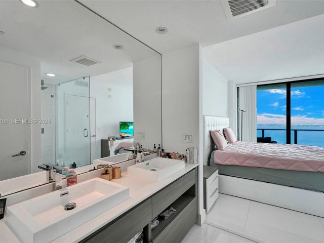 Apartment for rent  Unit #3403 - photo 7493358