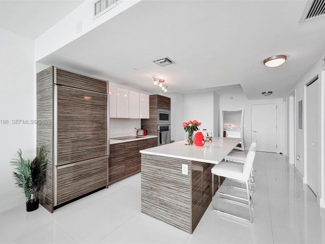 Apartment for rent  Unit #3403 - photo 7493359