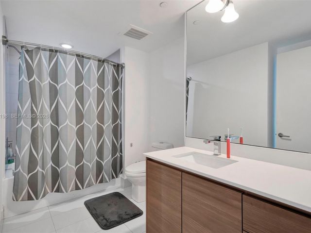 Apartment for rent  Unit #3403 - photo 7493362