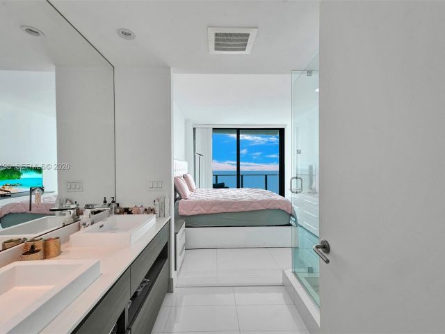 Apartment for rent  Unit #3403 - photo 7493370