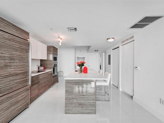 Apartment for rent  Unit #3403 - photo 7493373