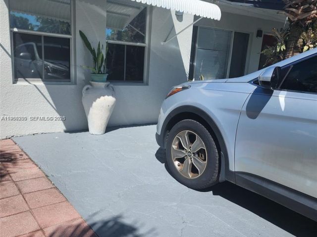 Home for rent at 1561 NE 29th St - photo 7478430