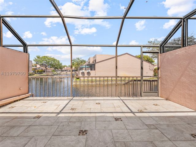 3-bedroom home for sale in Pembroke Pines - 12259 NW 11th St - MondialRealty