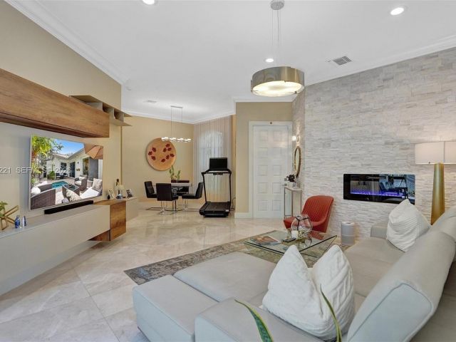 Home for rent at 1529 Shoreline Way 1529 - photo 7473430