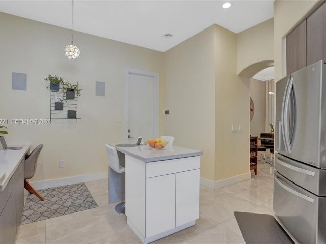 Home for rent at 1529 Shoreline Way 1529 - photo 7473433