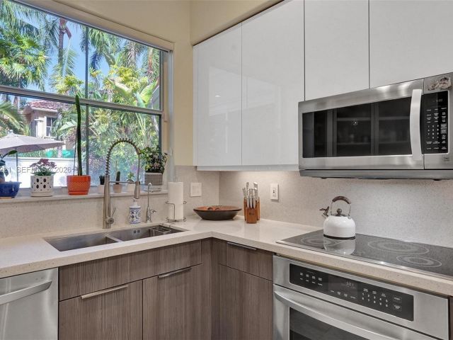 Home for rent at 1529 Shoreline Way 1529 - photo 7473437