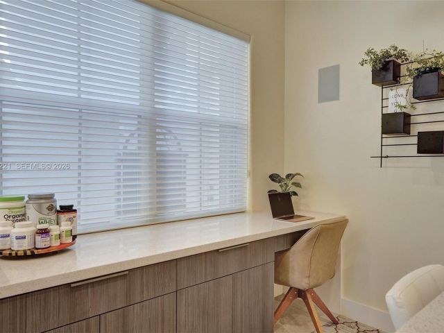 Home for rent at 1529 Shoreline Way 1529 - photo 7473439