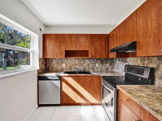 Home for rent at 2621 SW Natura Ave - photo 7450528