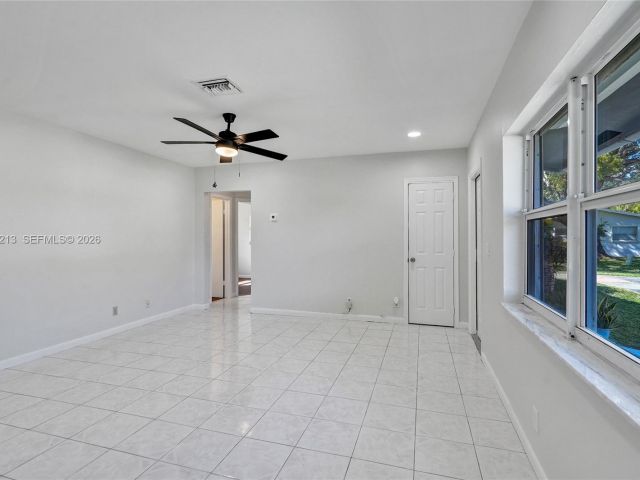 Home for rent at 2621 SW Natura Ave - photo 7450535