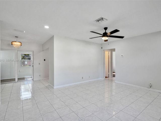 Home for rent at 2621 SW Natura Ave - photo 7450536